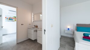 4 slaapkamers, een kluis op de kamer, een strijkplank/strijkijzer, wifi