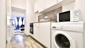 Apartment | Private kitchen - Cosy two bedroom flat in Rottenbiller str, Sky (Budapest)