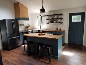 Fridge, microwave, dishwasher, coffee/tea maker