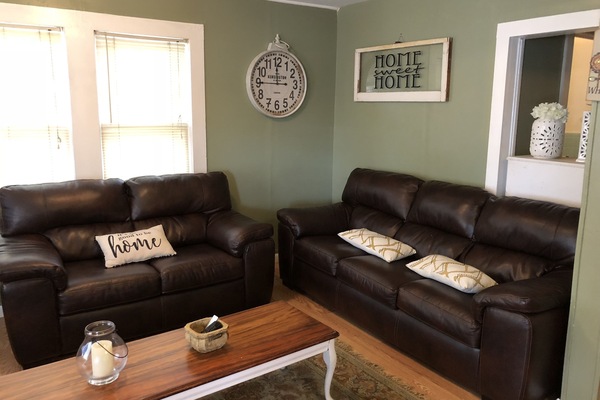 Televisor i biblioteca musical