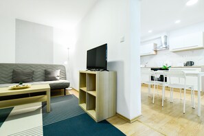 Apartment | Living area | Flat-screen TV