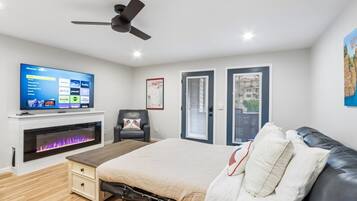 1 habitación, tabla de planchar con plancha, wifi gratis y ropa de cama