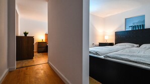 Apartment | 2 Schlafzimmer, Bügeleisen/Bügelbrett, kostenloses WLAN, Bettwäsche