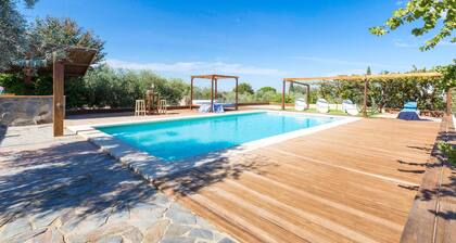 4 bedroom cozy home in Arahal