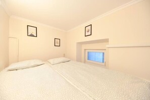 1 bedroom, iron/ironing board, free WiFi, bed sheets - Cosy studioflat in downtown Bp, Hársfa str (Budapest)