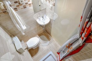 Bathroom - Cosy studioflat in downtown Bp, Hársfa str (Budapest)