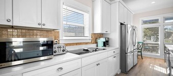 Gulf View - 30A Private Heated Pool, 3 min walk to the beach. No roads to cross.