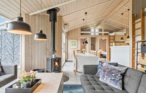 Beautiful home in Juelsminde with sauna