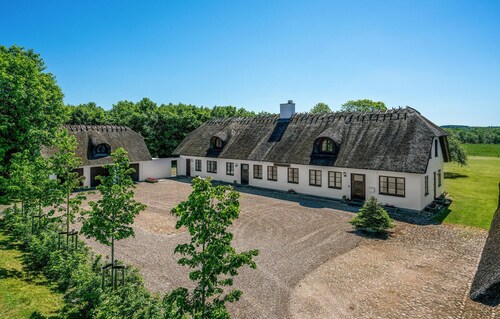 4 bedroom amazing home in Gelsted