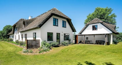 4 bedroom amazing home in Gelsted