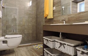 Shower - 6 bedroom pet friendly home in Labin (Labin)