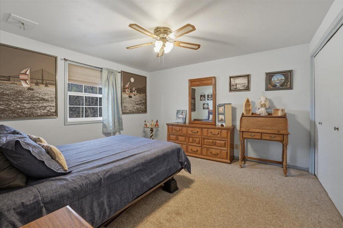 4 bedrooms, iron/ironing board, travel cot, WiFi