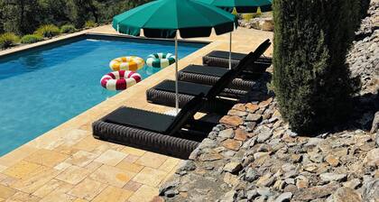 Wine country Estate, Heated Pool, private vineyard and Olive Farm