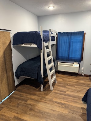 1 habitación, wifi y ropa de cama
