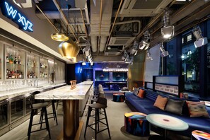 2 Bars/Lounges, Bar auf der Dachterrasse