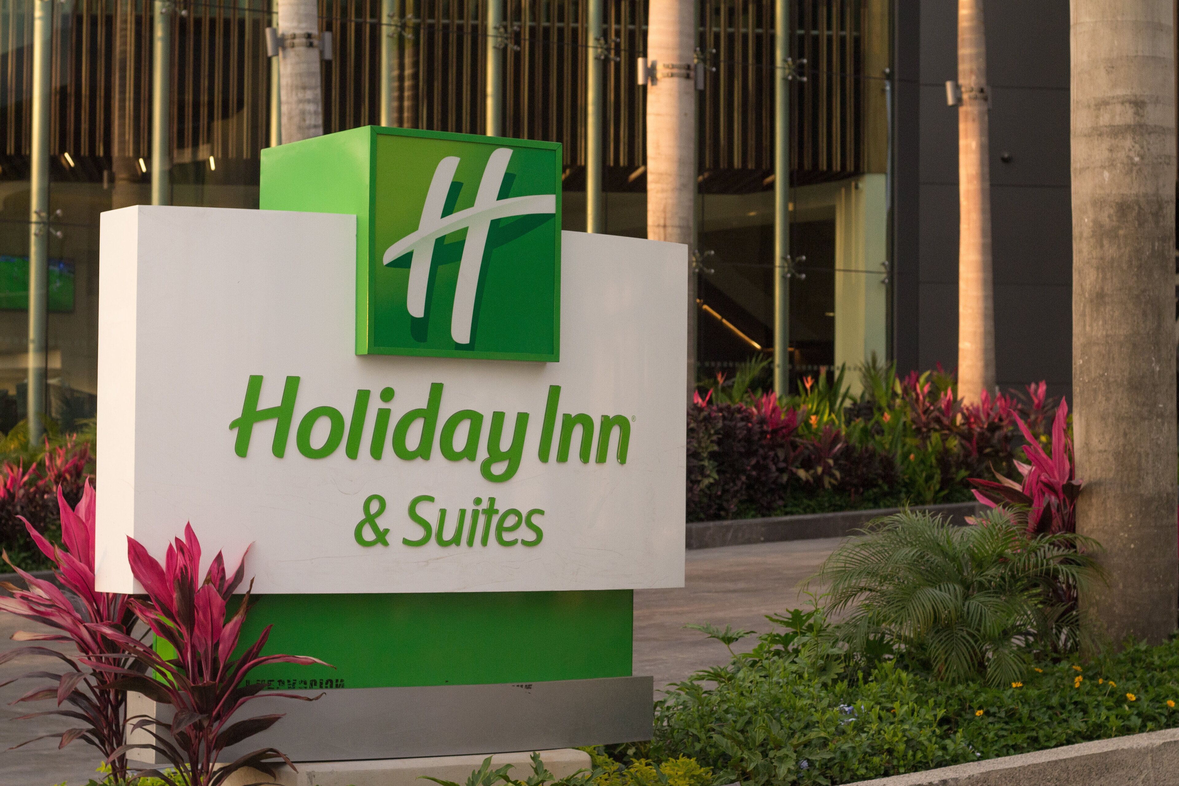Holiday Inn & Suites Puerto Vallarta Marina & Golf, an IHG Hotel, Puerto  Vallarta: Hotel Reviews, Rooms & Prices | Hotels.com