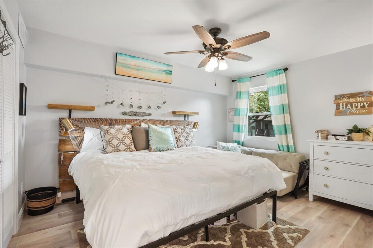 Lake & Hill View - 5 Bed / 4 Bath / 4 King Beds