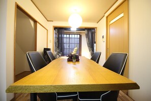 Maison (Private Vacation Home) | 1 chambre, bureau, fer et planche à repasser, Wi-Fi gratuit