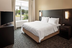 Desk, laptop workspace, blackout curtains, iron/ironing board - Residence Inn by Marriott Detroit Farmington Hills (Farmington Hills)