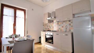 Fridge, oven, toaster, highchair