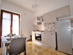 Fridge, oven, toaster, highchair - Fiori di Sulla SinAgo by Interhome (Lascari)