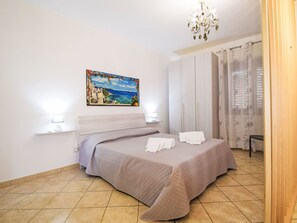 3 bedrooms, iron/ironing board, WiFi