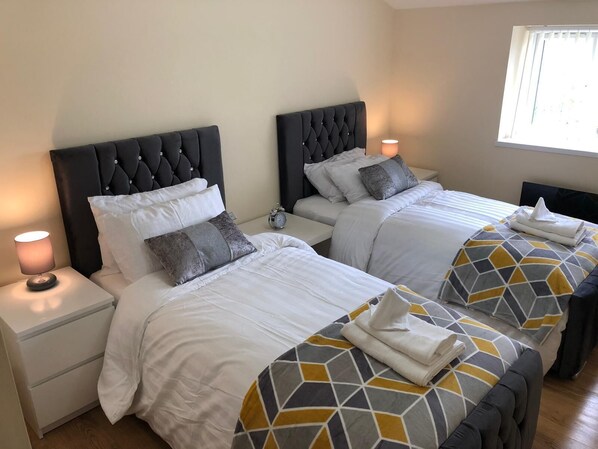 Iron/ironing board, free WiFi, bed sheets