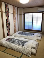 3 habitaciones, tabla de planchar con plancha y wifi gratis 