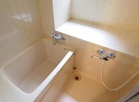 Bañera y ducha independientes, artículos de tocador gratuitos