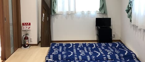 Basic Double or Twin Room | 1 bedroom, iron/ironing board, free WiFi