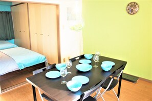 อพาร์ทเมนท์, 2 ห้องนอน | บริการอาหารในห้องพัก