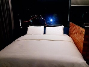 Blackout curtains, soundproofing, free WiFi, bed sheets - Fangliao Chun Lai Homestay (Fangliao)