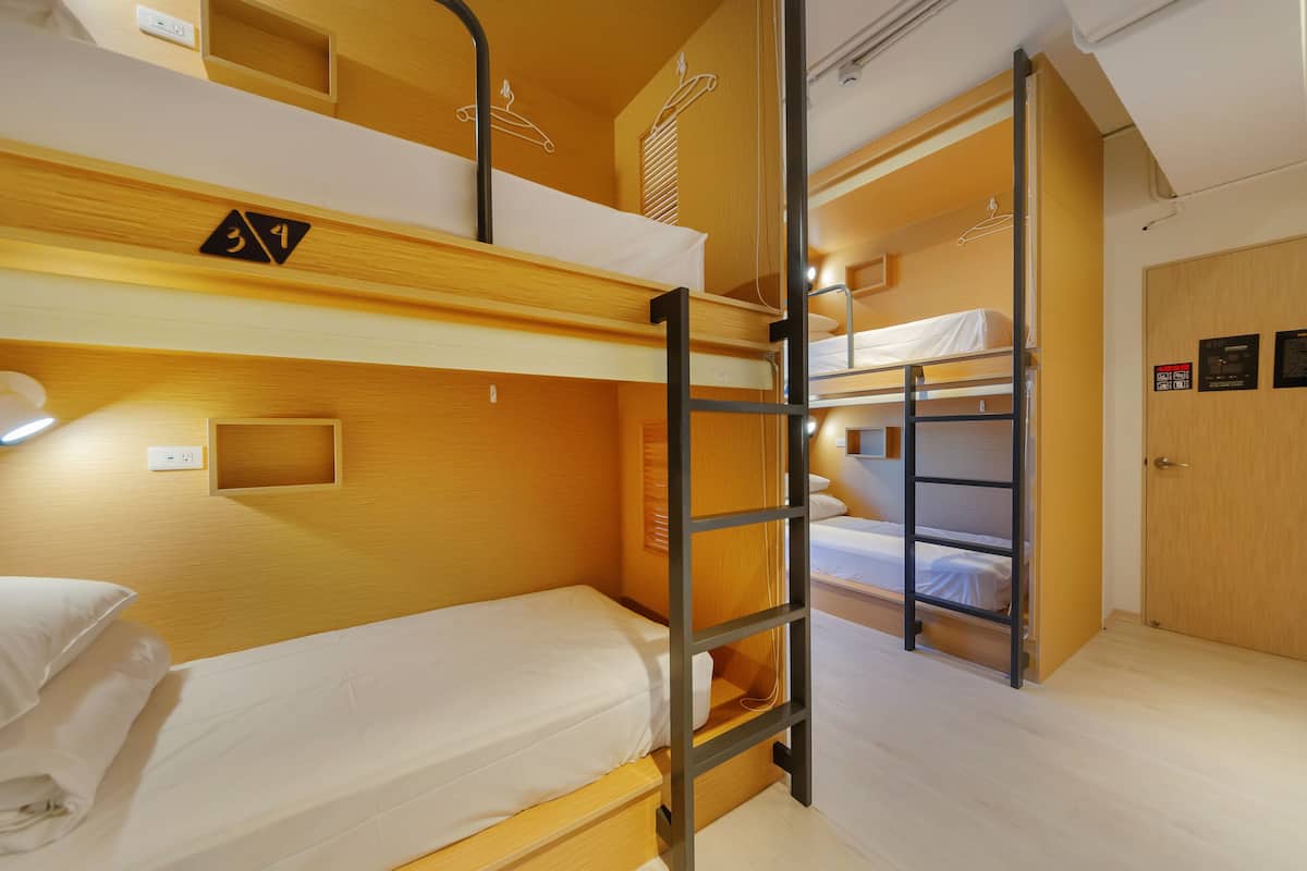 1 bedroom, blackout curtains, free WiFi, bed sheets