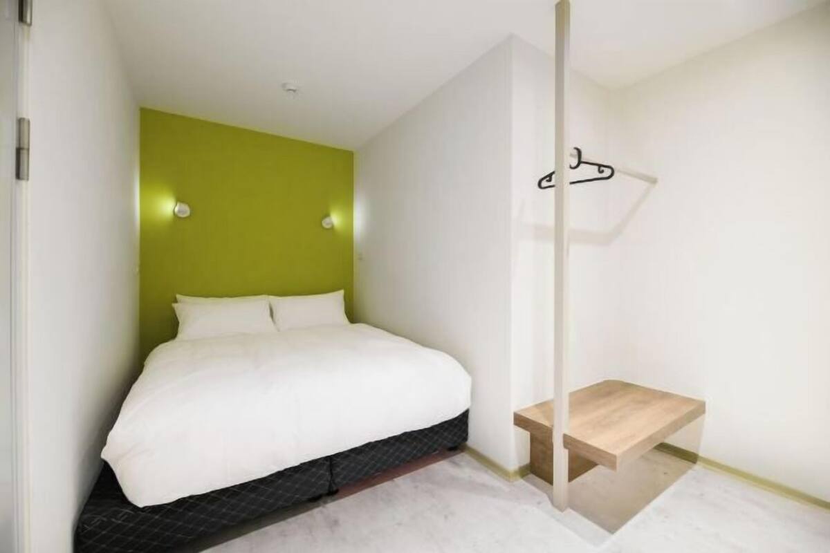 1 bedroom, blackout curtains, free WiFi, bed sheets