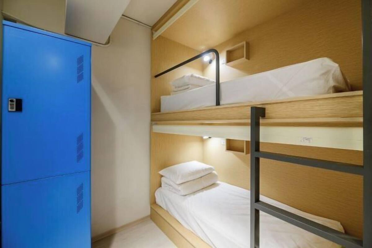 1 bedroom, blackout curtains, free WiFi, bed sheets