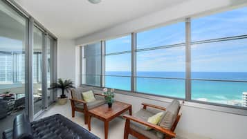 Panoramic Apartment | Balcony view