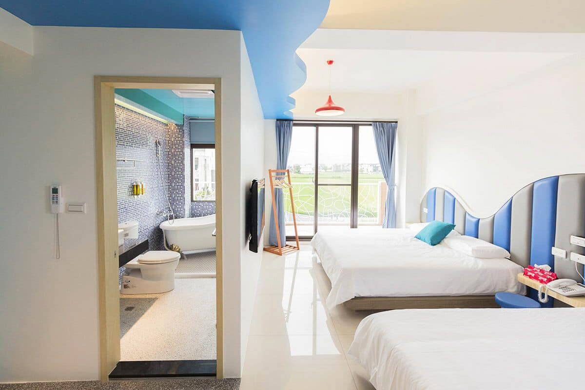 Blackout curtains, free WiFi, bed sheets