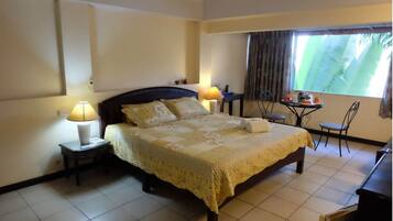 Deluxe Double Room | Desk, free WiFi, bed sheets