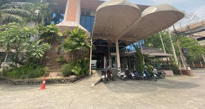 OYO 903 Madame Kim Hostel