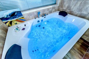 复式, 按摩浴缸 | 按摩浴缸