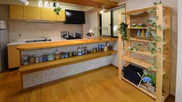 Basic House | Private kitchen | Fridge, microwave, stovetop, rice cooker