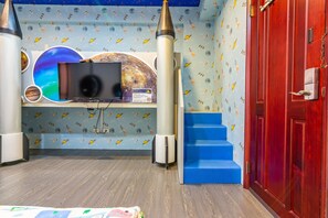 Standard Double Room | 1 bedroom, blackout drapes, rollaway beds, free WiFi