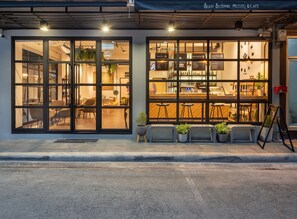 Front of property - Siam Subway Hostel and Café (Bangkok)