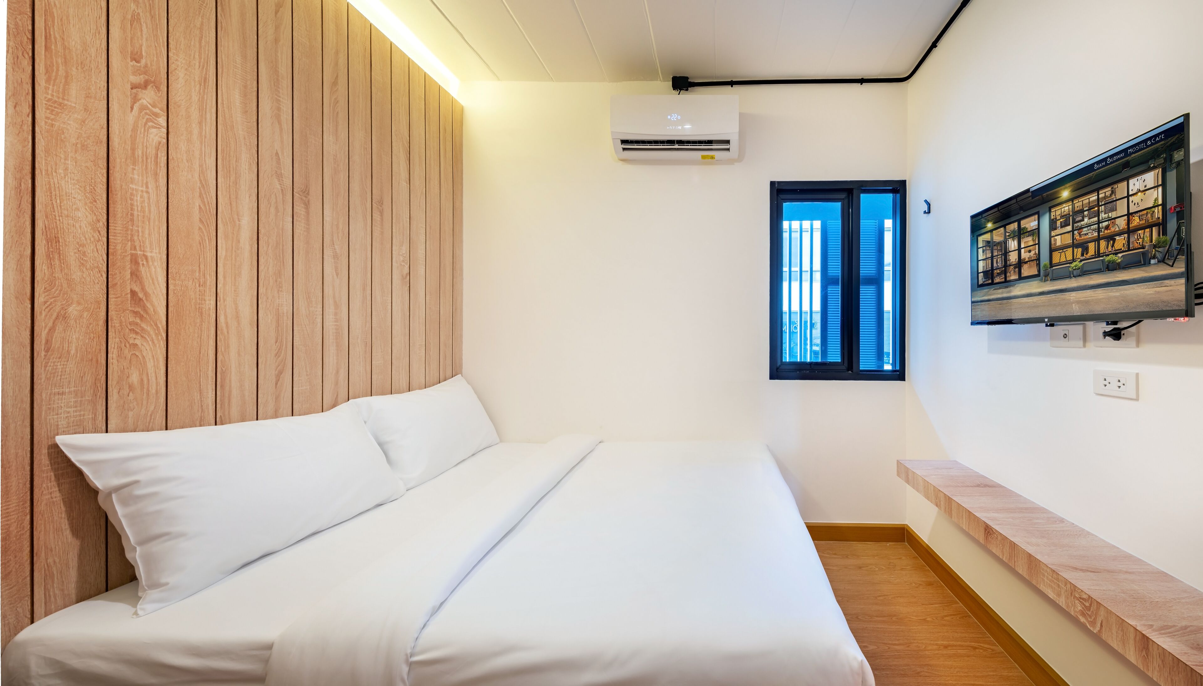 Photo - Siam Subway Hostel and Café