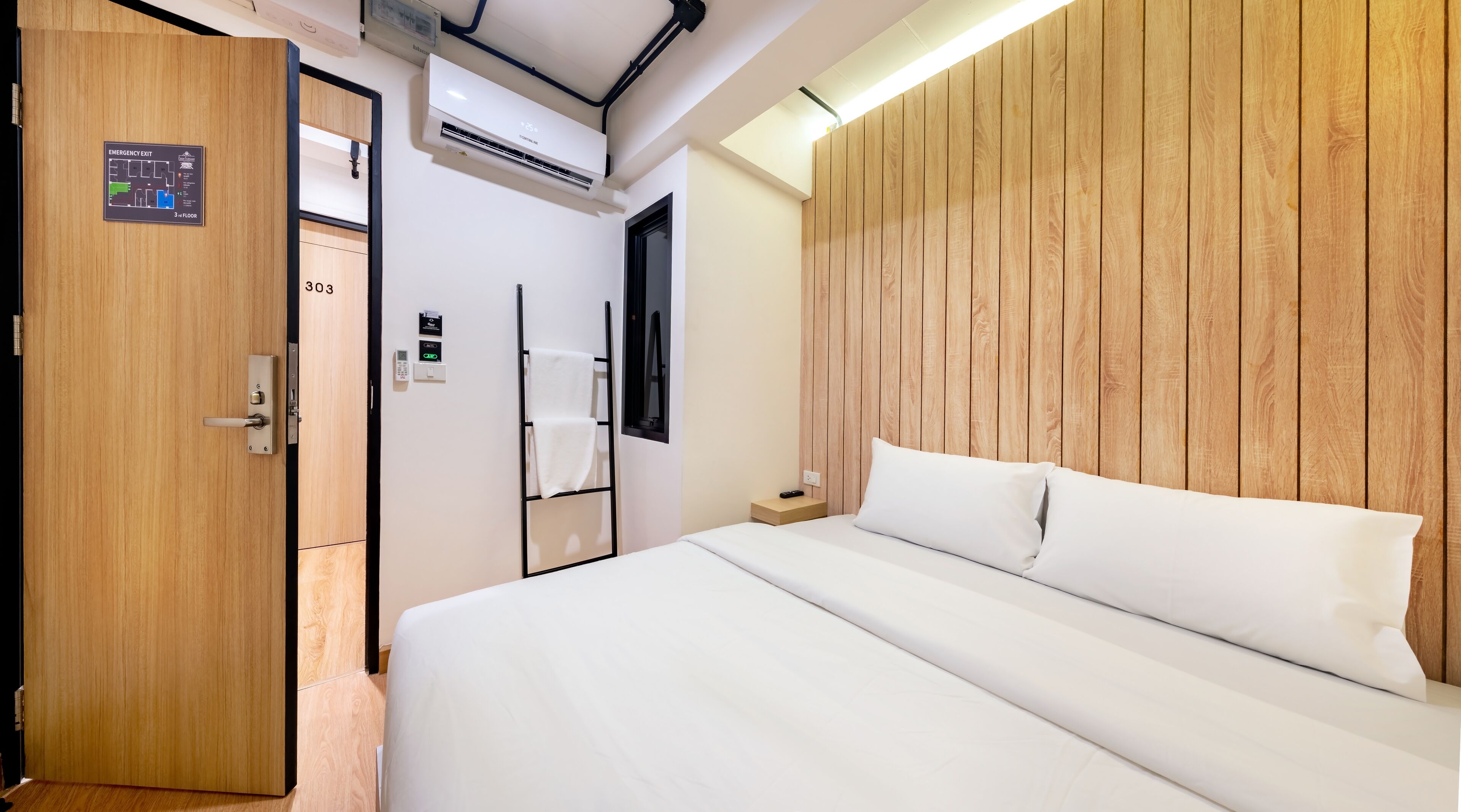 Free WiFi, bed sheets