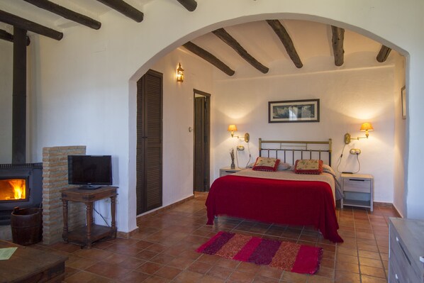 Egyptian cotton sheets, premium bedding, down duvets - Alqueria de los Lentos (Niguelas)