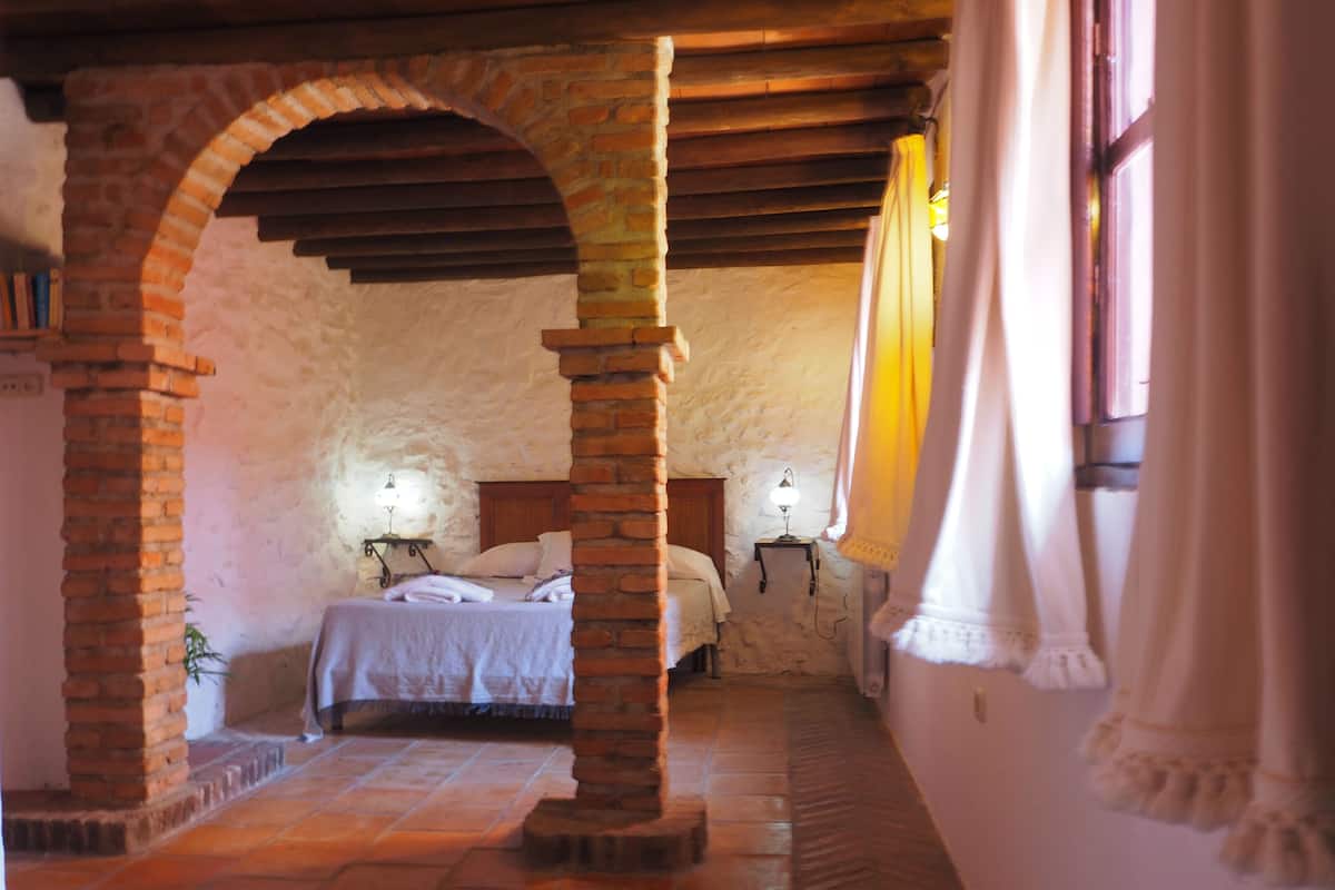 Egyptian cotton sheets, premium bedding, down duvets, free WiFi