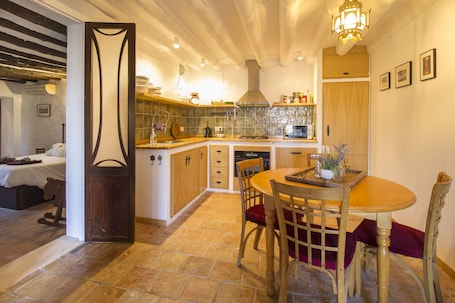 Family Bungalow | Egyptian cotton sheets, premium bedding, down comforters