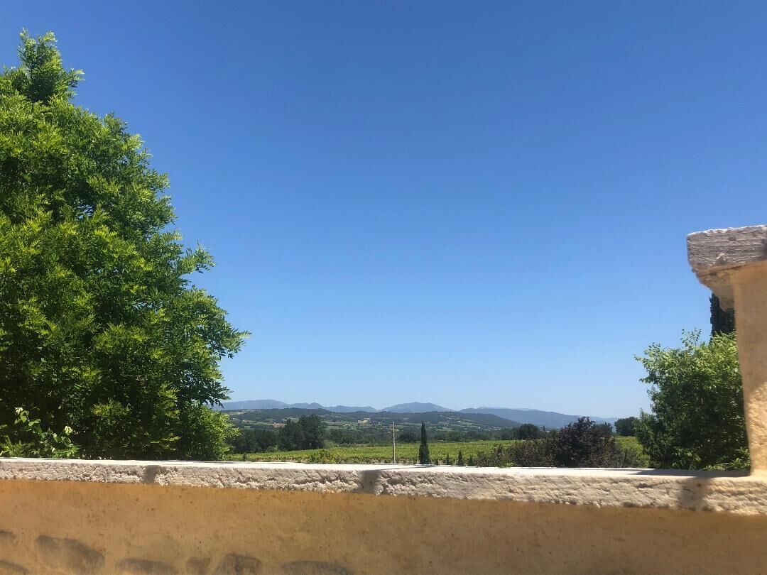 Terrasse : Vue sur la vallée de l'aygue.