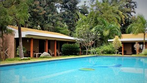Outdoor pool - Nikhara Garden Mandya (Mandya)